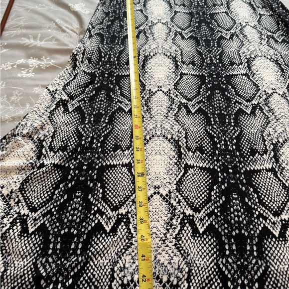Nicole Miller Monochrome Snake Print Midi Dress - Picture 2 of 4